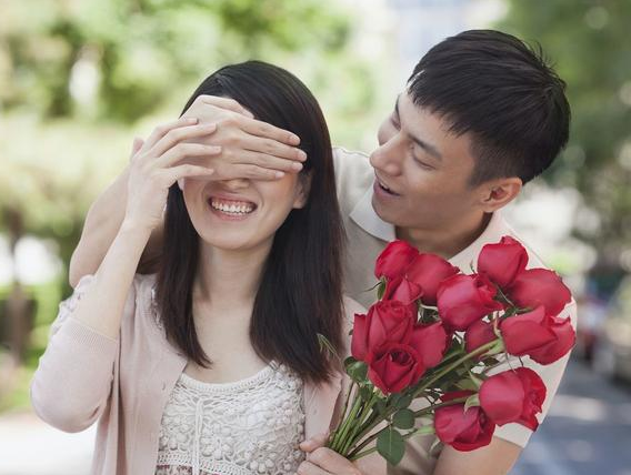 震惊与反思，男子揭露妻子与他人结婚的故事